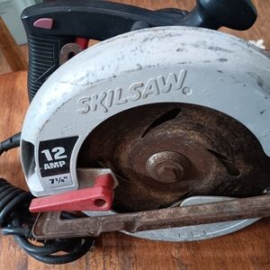 Skilsaw 7-1/4" Circular Saw - White and Black with Red Accent